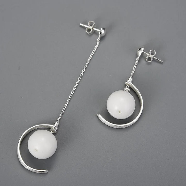 PRINCESENSE ASYMMETRIC DANGLE EARRING