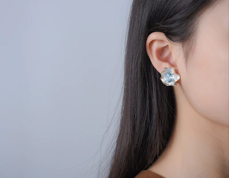 PRINCESENSE CURLED LEAF STUD EARRING