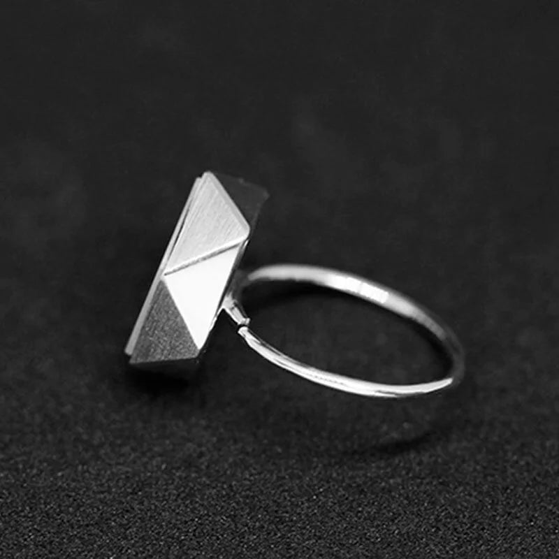 PRINCESENSE PENTAGON GEOMETRIC RING