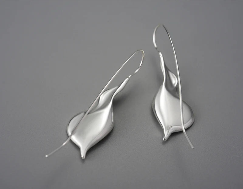 PRINCESENSE CALLA LILY FLOWER DANGLE EARRINGS