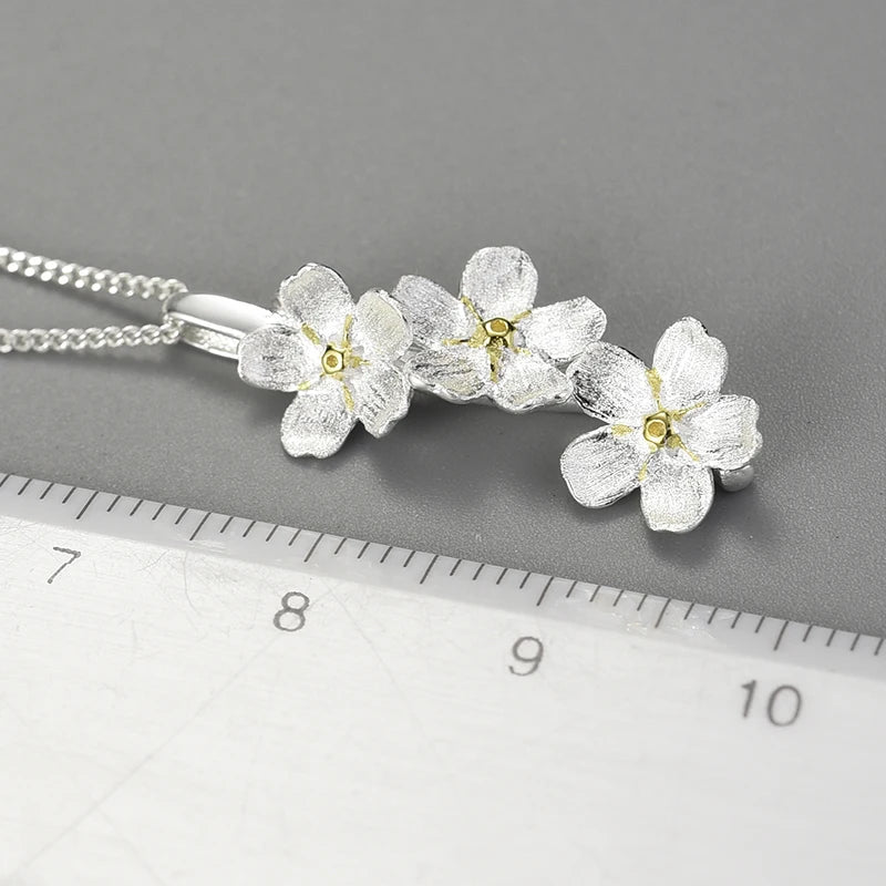 PRINCESENSE DAISY FLOWER NECKLACE