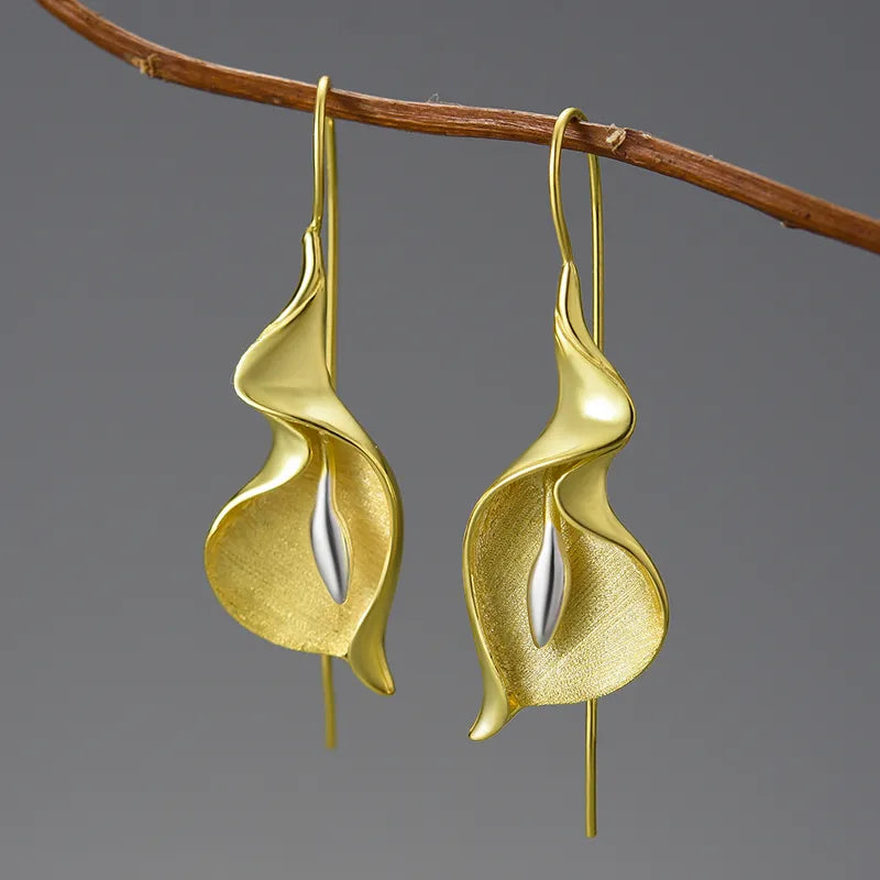 PRINCESENSE CALLA LILY FLOWER DANGLE EARRINGS