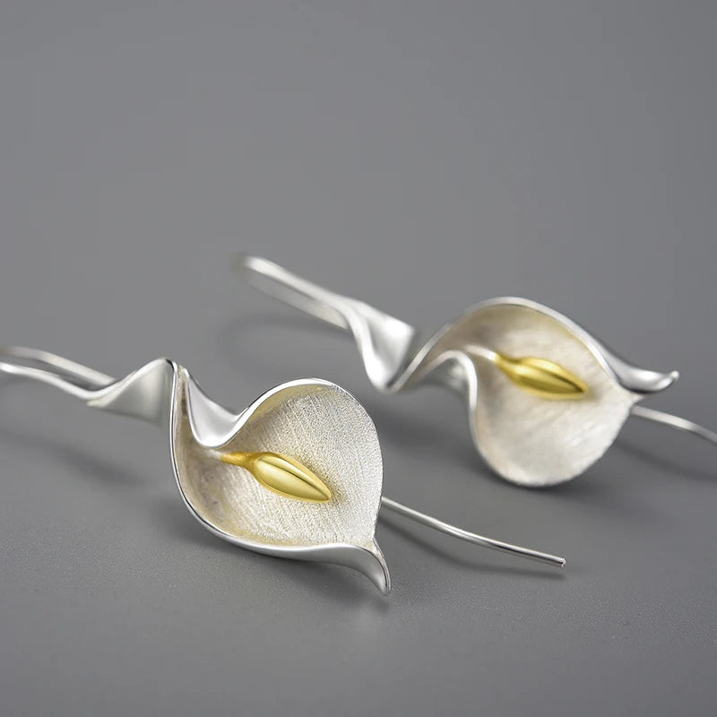 PRINCESENSE CALLA LILY FLOWER DANGLE EARRINGS