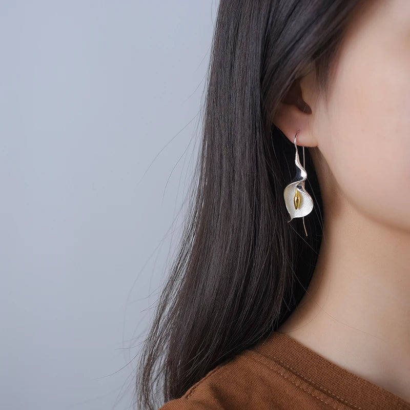 PRINCESENSE CALLA LILY FLOWER DANGLE EARRINGS