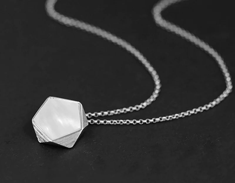 PRINCESENSE PENTAGON GEOMETRIC PENDANT