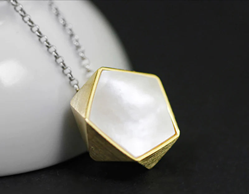 PRINCESENSE PENTAGON GEOMETRIC PENDANT