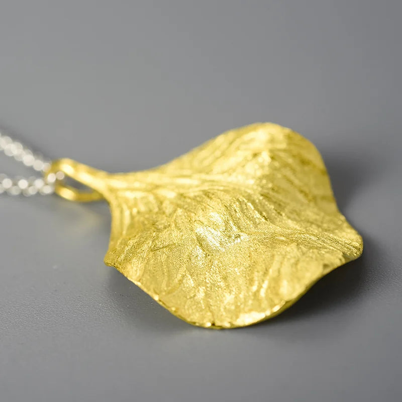 PRINCESENSE LEAF NECKLACE