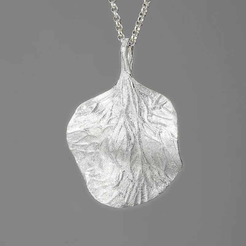 PRINCESENSE LEAF NECKLACE