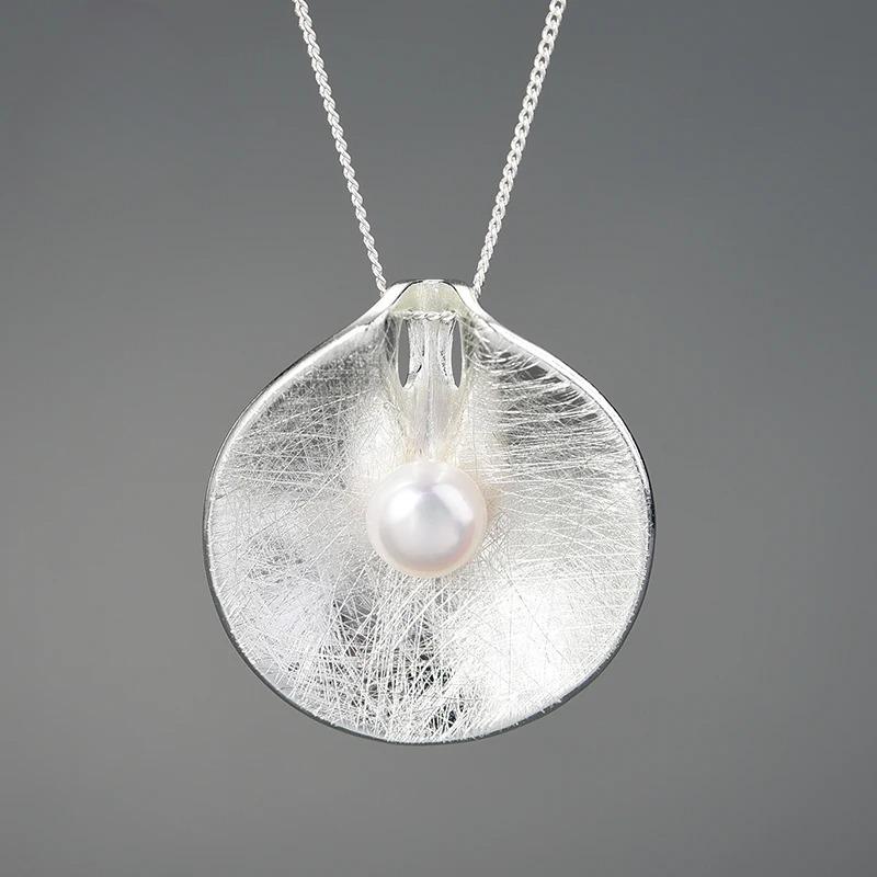 PRINCESENSE PEARL LEAF PENDANT